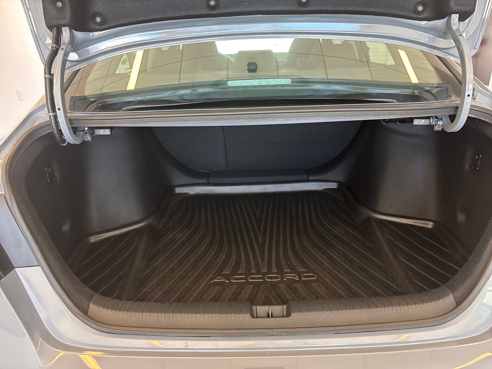 2023 Honda Accord Hybrid EX-L - Photo 10