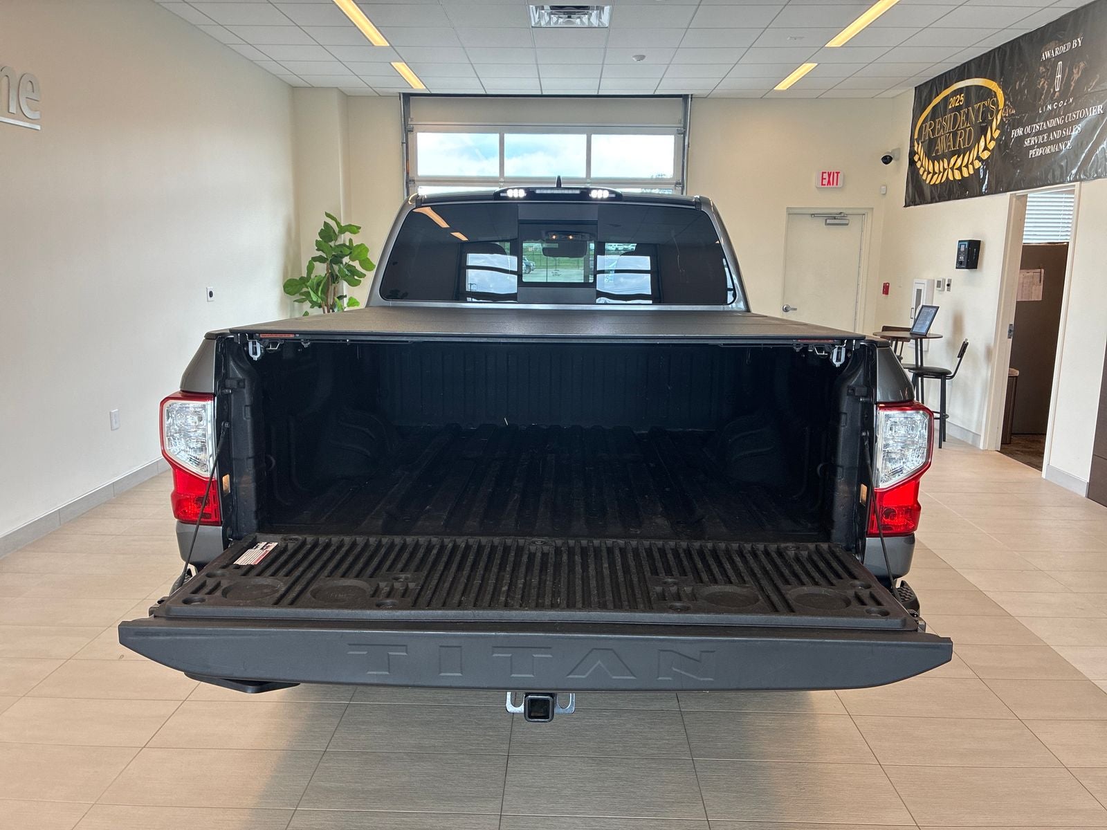 2024 Nissan Titan SV