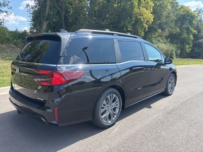 2026 Honda Odyssey Touring FWD