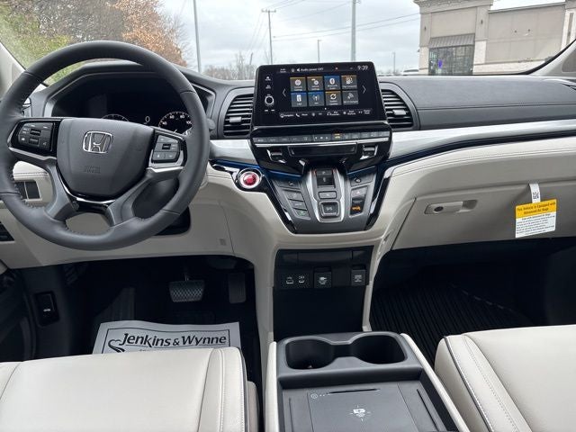 2026 Honda Odyssey Touring FWD