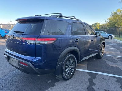 2022 Nissan Pathfinder SV