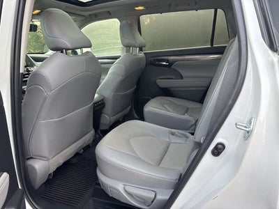 2022 Toyota Highlander Platinum