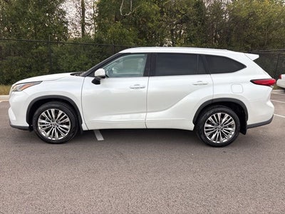 2022 Toyota Highlander Platinum