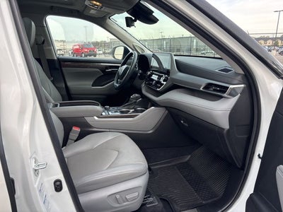 2022 Toyota Highlander Platinum