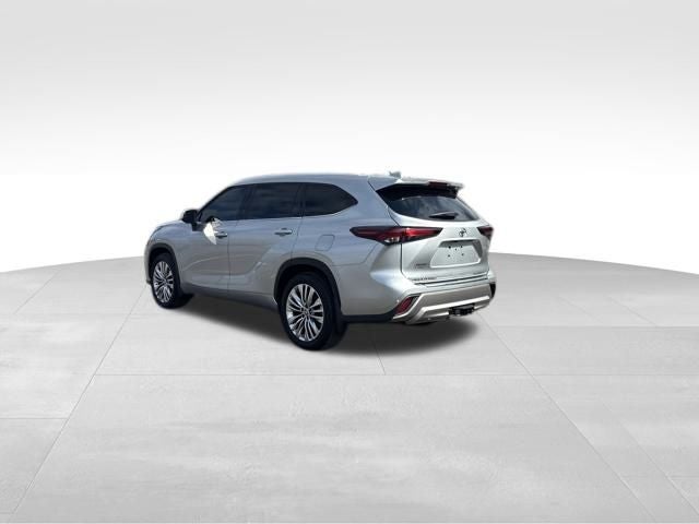 2025 Toyota Highlander Base