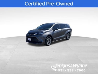 2023 Toyota Sienna LE 8 Passenger