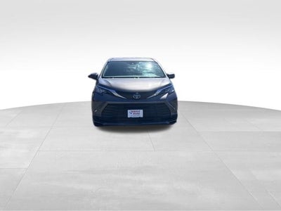 2023 Toyota Sienna LE 8 Passenger