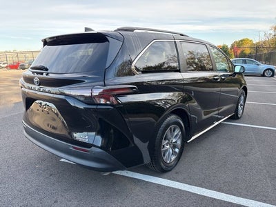2023 Toyota Sienna XLE