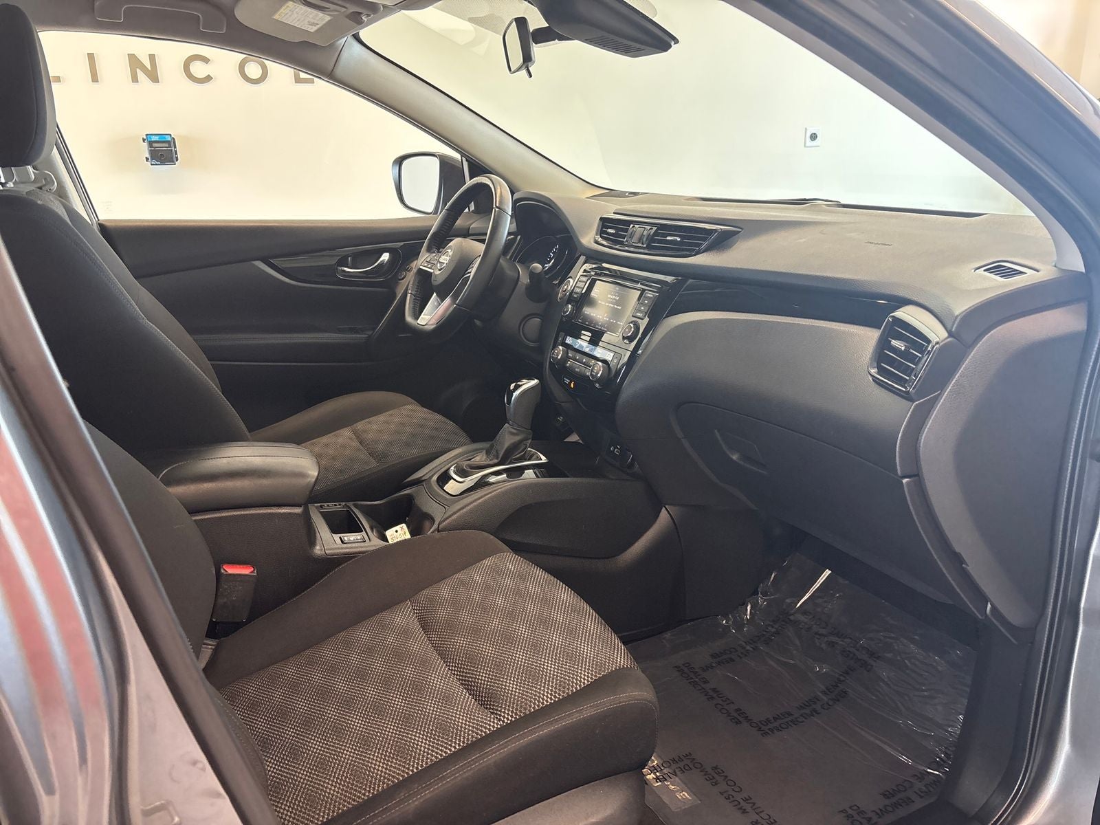 2022 Nissan Rogue Sport SV